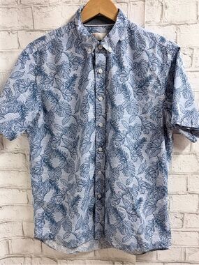 Men's Light Blue Short-Sleeve Leaf-Print Button-Down Shirt